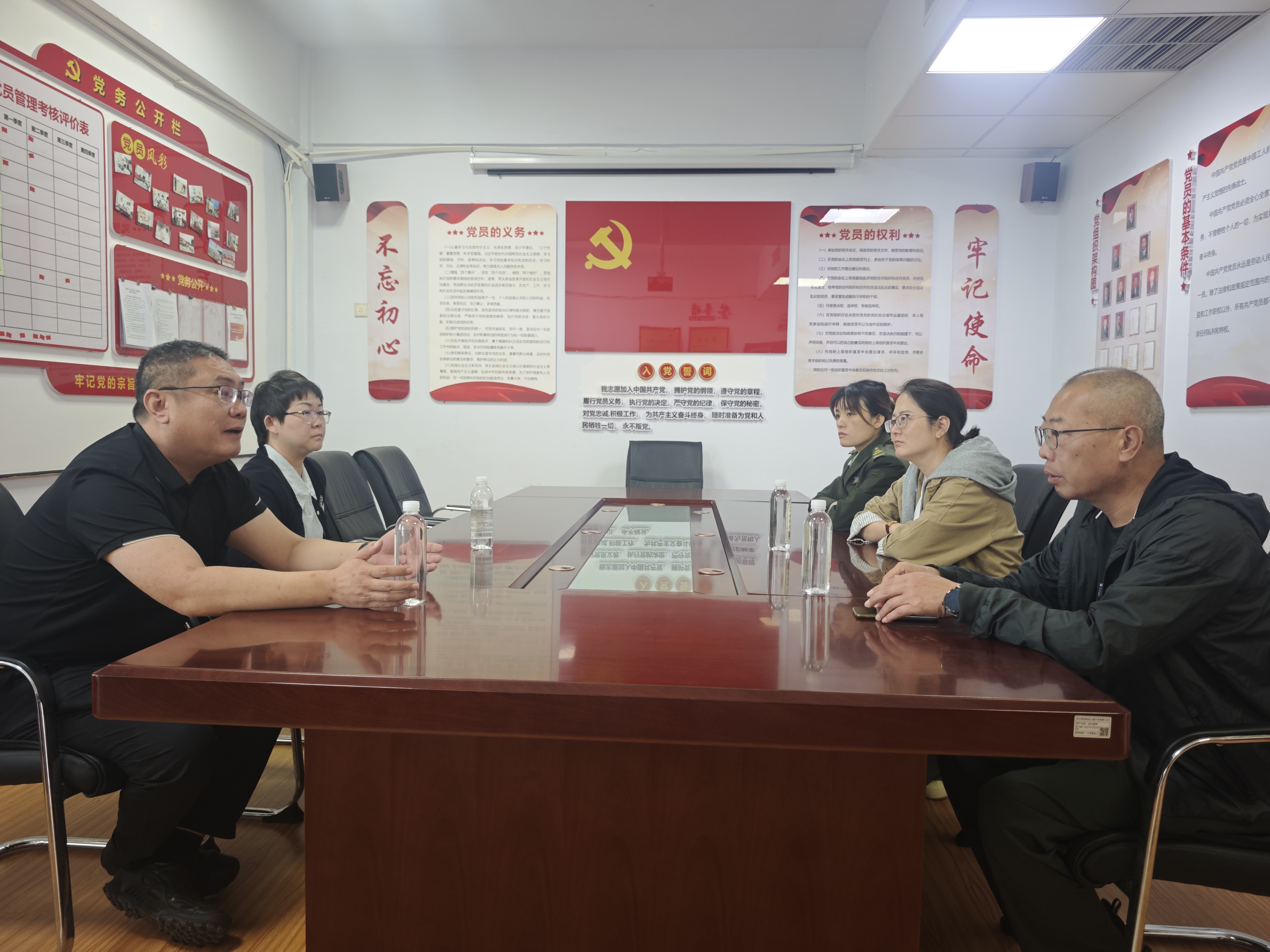 亲亲亲亲亲.jpg